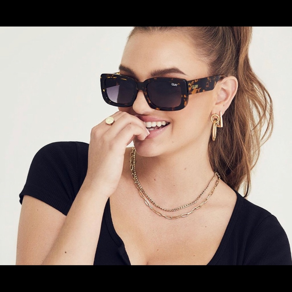 NWT QUAY YADA YADA SUNGLASSES - RETRO RECTANGULAR